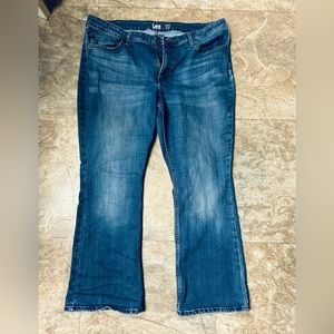 Lee brand approximately size 16 women’s jeans